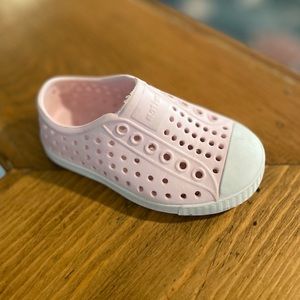 Natives pink toddler